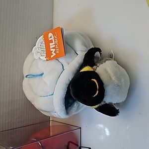Wild Rebublic Penguin W/igloo plush